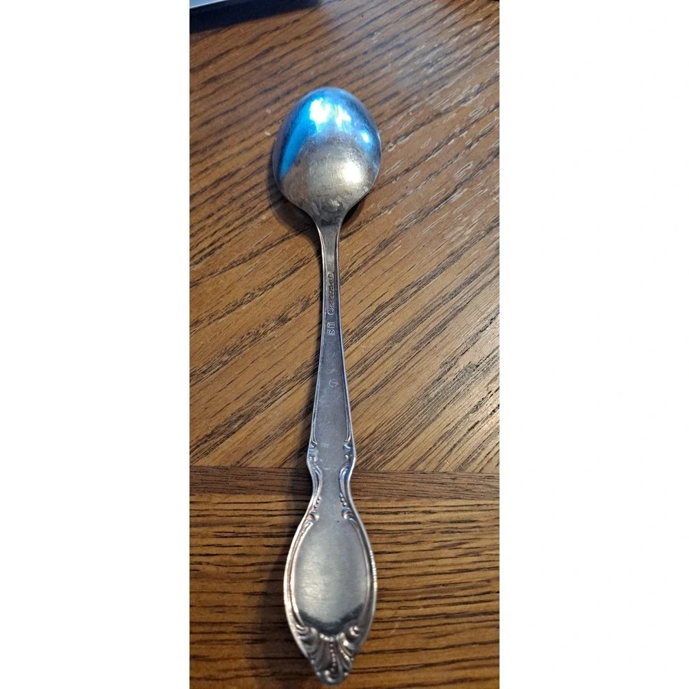 WM Rogers IS Silverplate Large Spoon‎